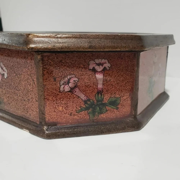 Amilkar  Peruvian Reverse Painted Glass and Wood Hummingbird Jewelry Box - Picture 3 of 15